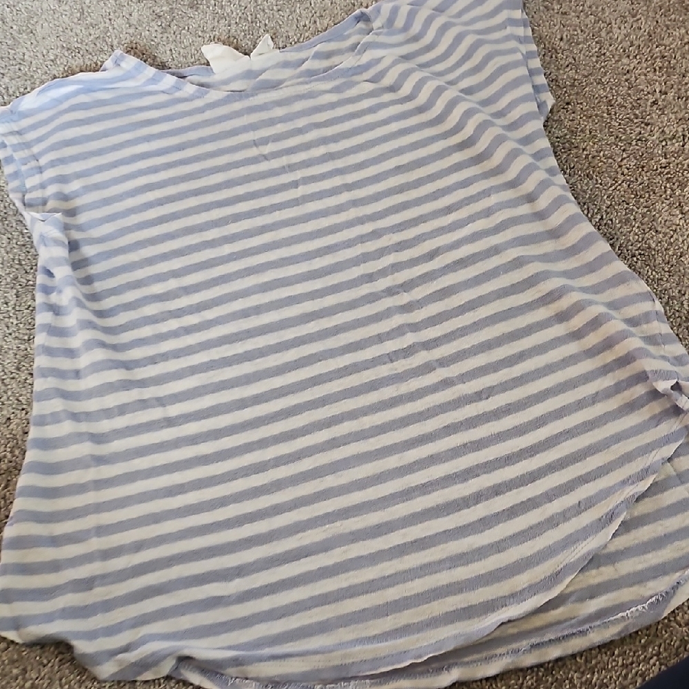 D3🔹️C&C California Light Blue and White Linen Top